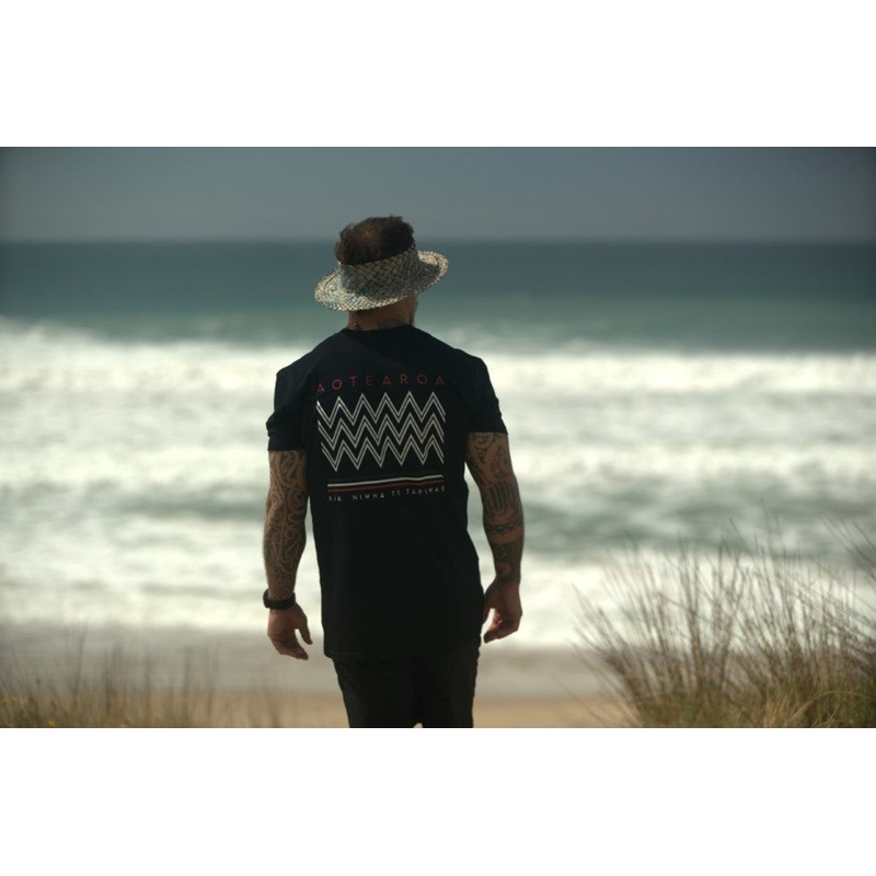 Wai-Tai Mens Tohu Tee