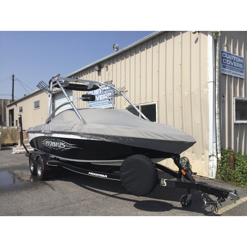 Moomba LSV Mobius with Rat-A-Cage Gen3 Tower Cinch Cover