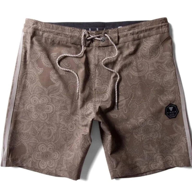 Vissla Panorama 17.5" Boardshorts in Kangaroo